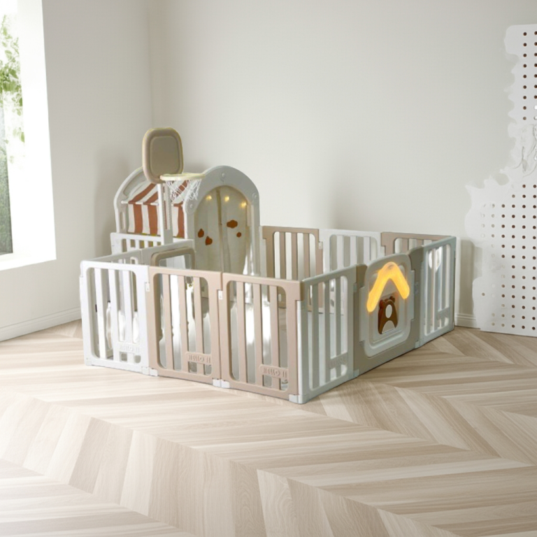 CORRAL INFANTIL FIJO CON ARO DE BALONCESTO Y CASITA