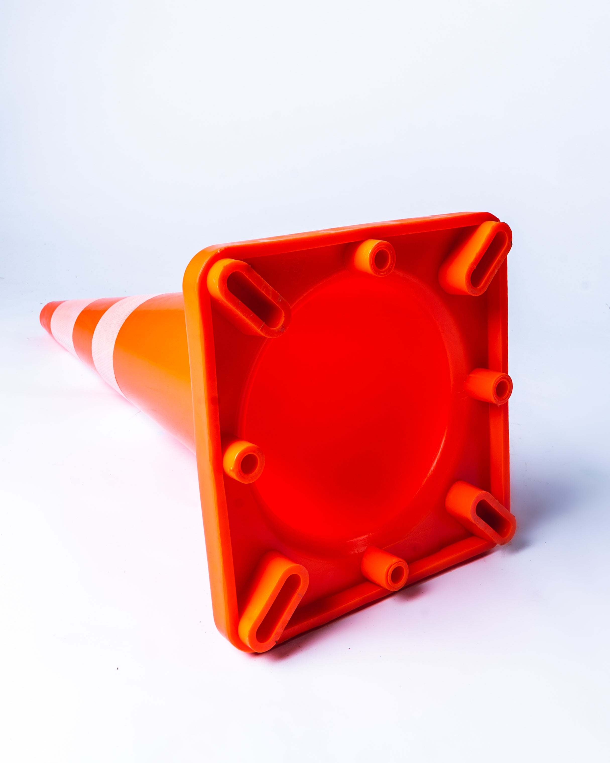 CONO PVC REFLECTIVO TRANSITO RUTA SEÑALIZACION 70 CM BASE NORMAL