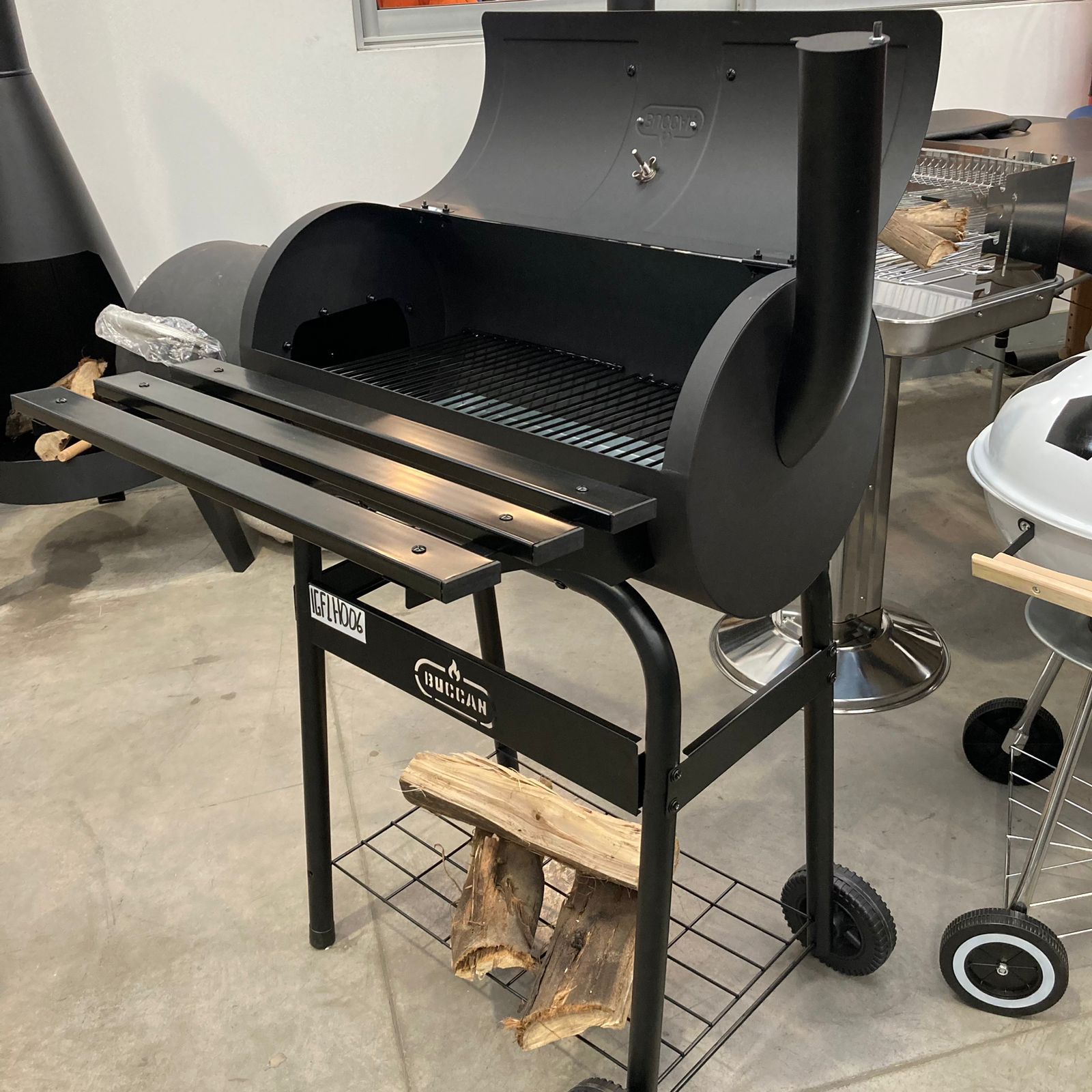 PARRILLA CARBÓN DOBLE BARRIL Y TERMÓMETRO CON RUEDAS