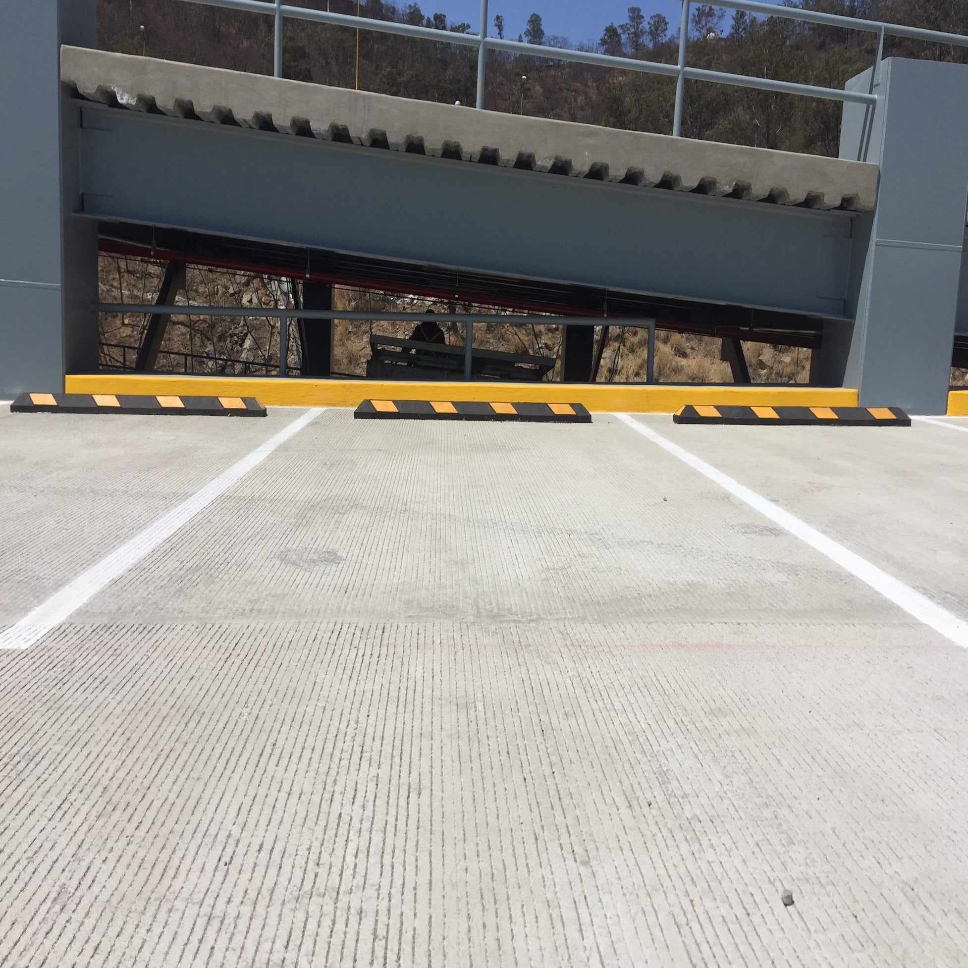 TOPE DE ESTACIONAMIENTO DE CAUCHO 180 CM